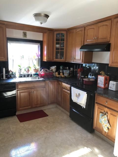 72 Lafayette St, Waltham, MA 02453