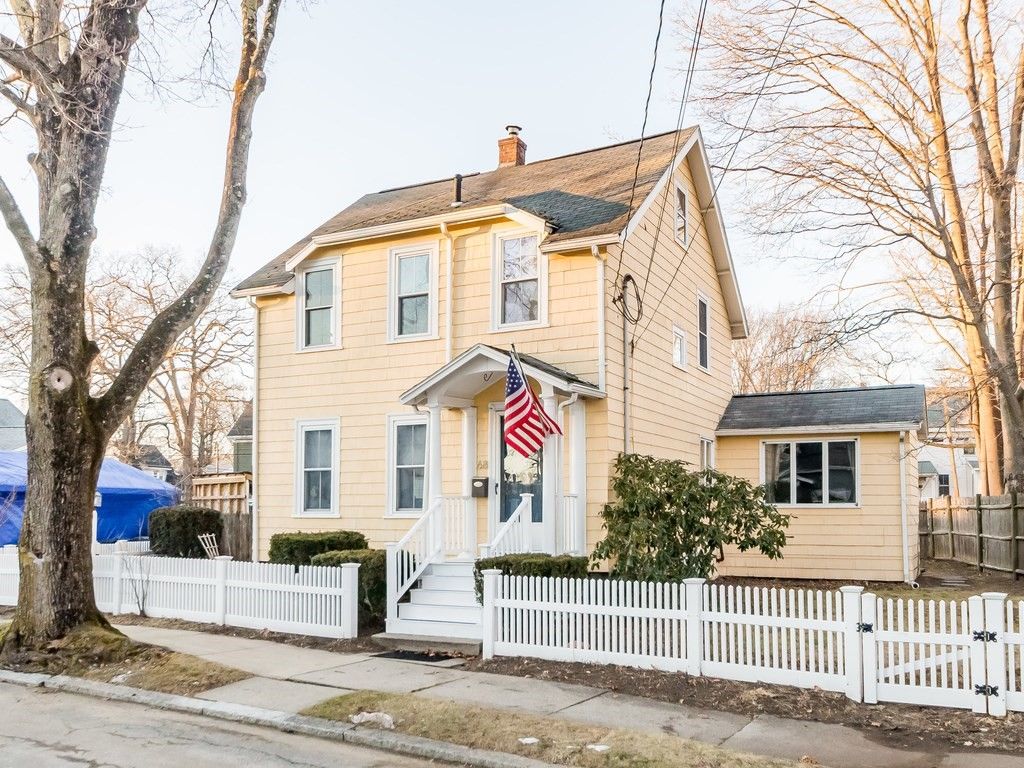 68 Washington St, Reading, MA 01867