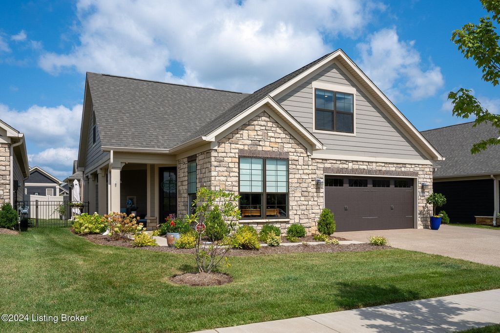 2007 Dressage Cir, Louisville, KY 40245 SingleFamily Home for Sale