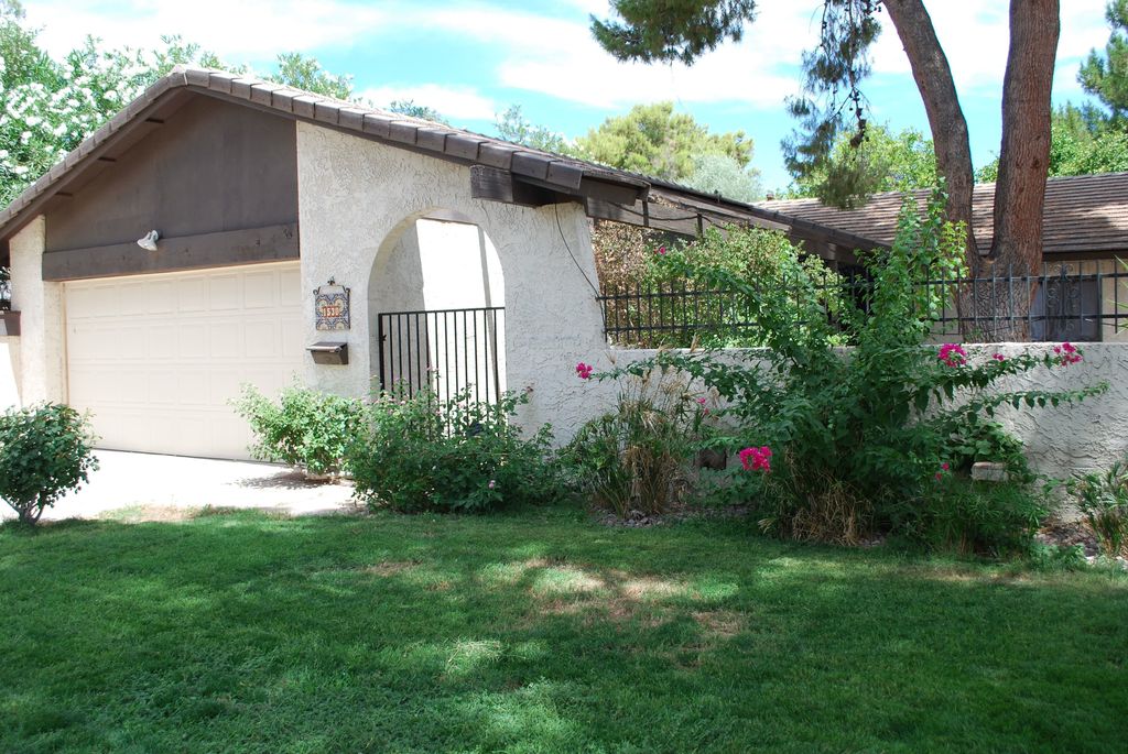 1530 E Northshore Dr, Tempe, AZ 85283