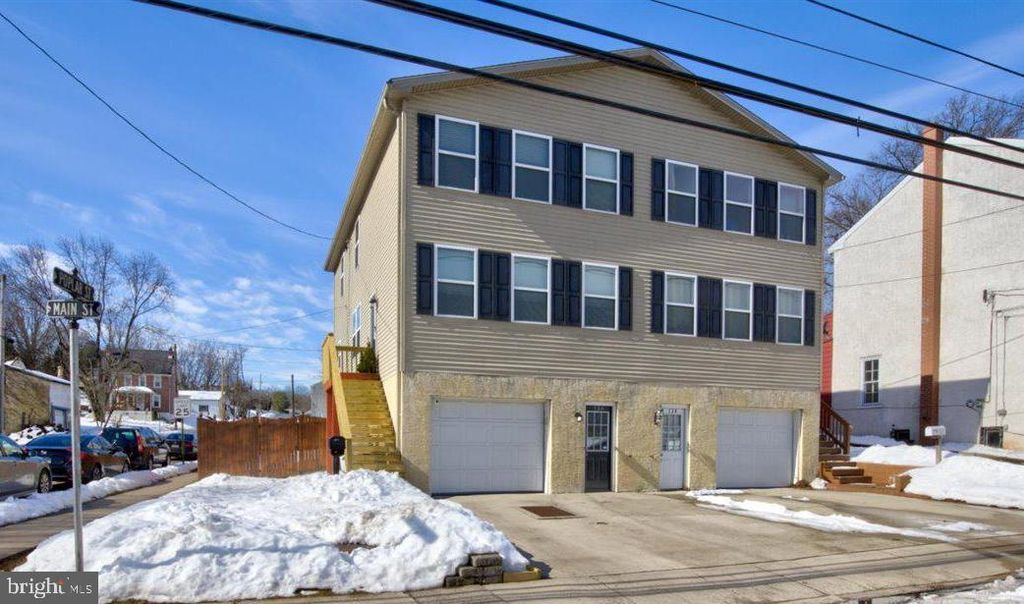 136 S Main St, Spring City, PA 3 Bed, 3 Bath SingleFamily Home 28