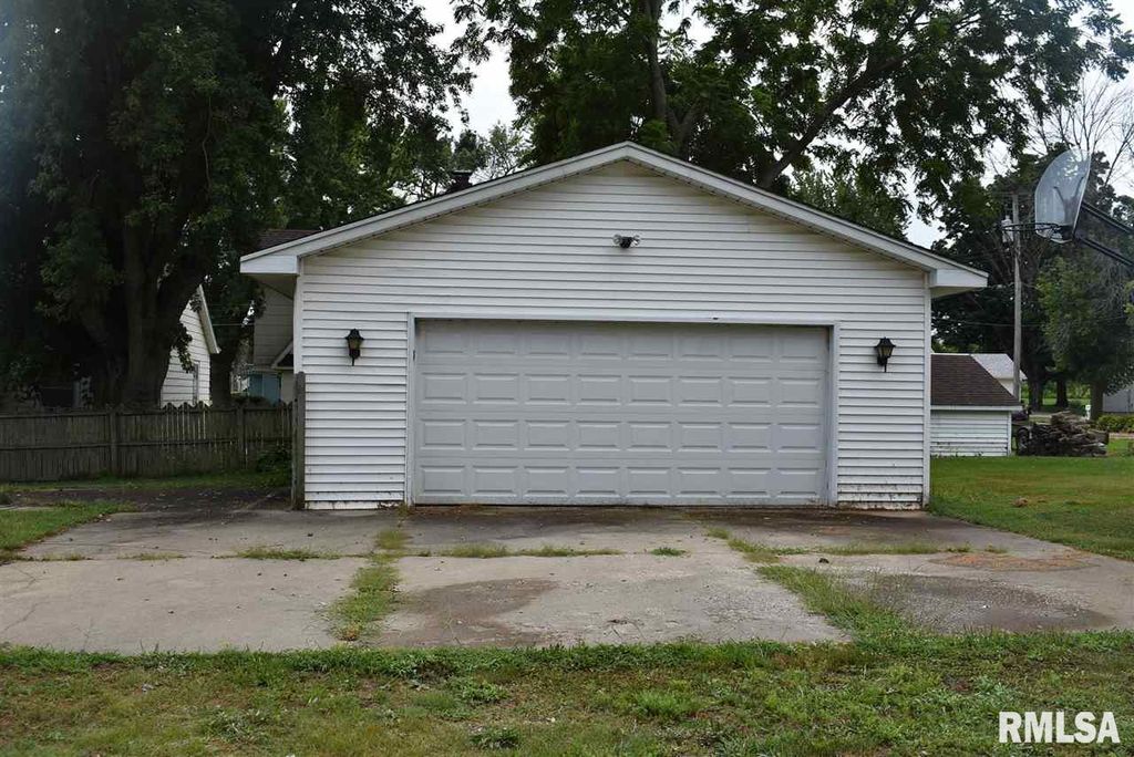 207 N Main St, Washburn, IL 61570 Trulia