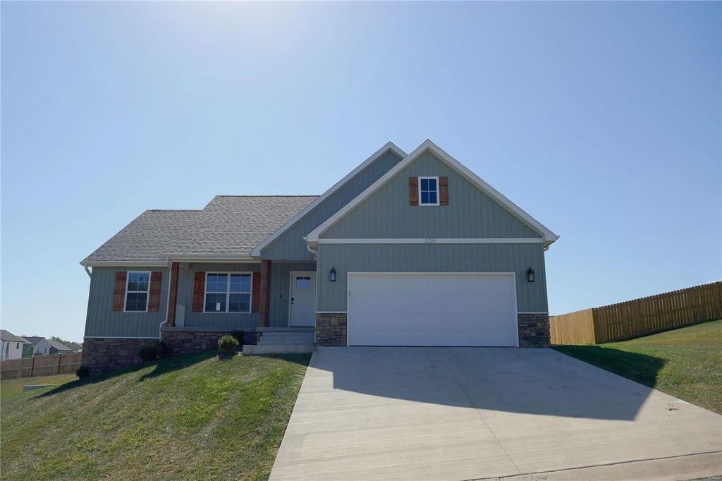 205 Majestic Dr, Waynesville, MO 65583