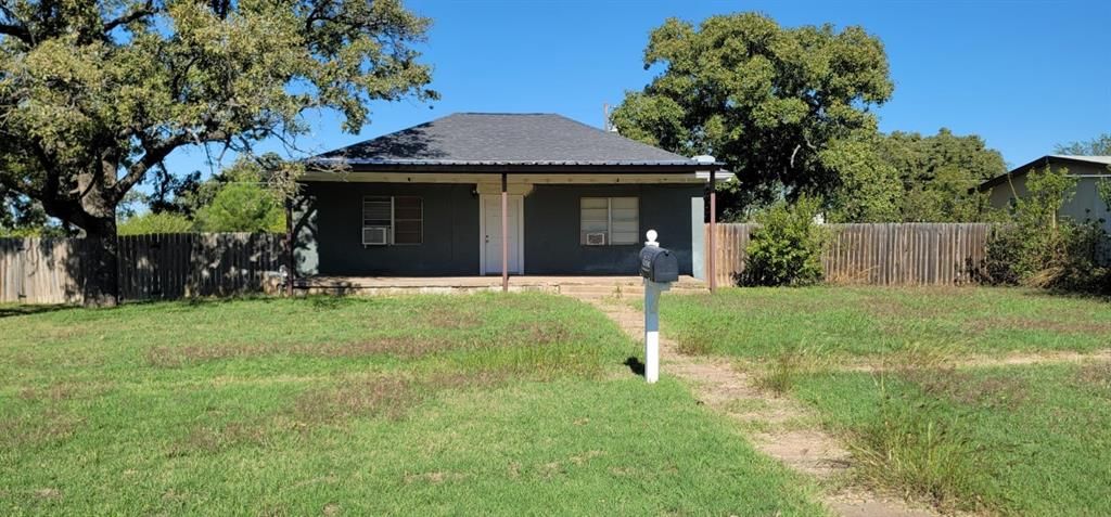 506 W 2nd St, Cisco, TX 76437