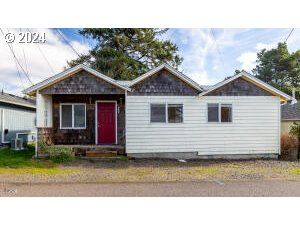3062 SW Coast Ave, Lincoln City, OR 97367
