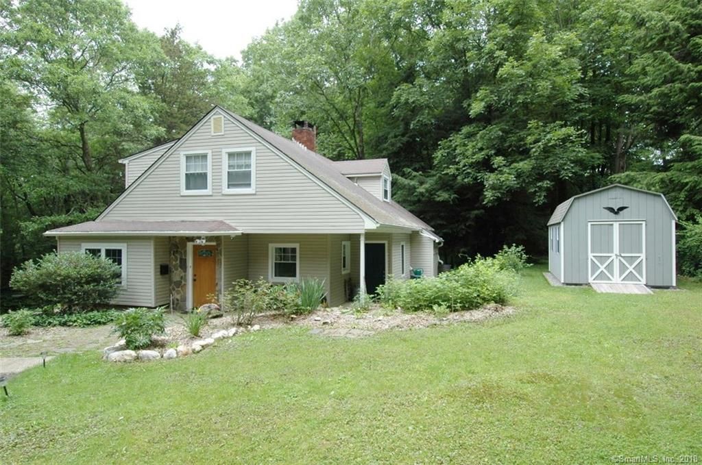 174 Horse Fence Hill Rd, Southbury, CT 06488