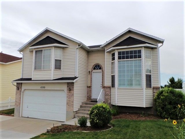 1232 W 2050 S, Woods Cross, UT 84087