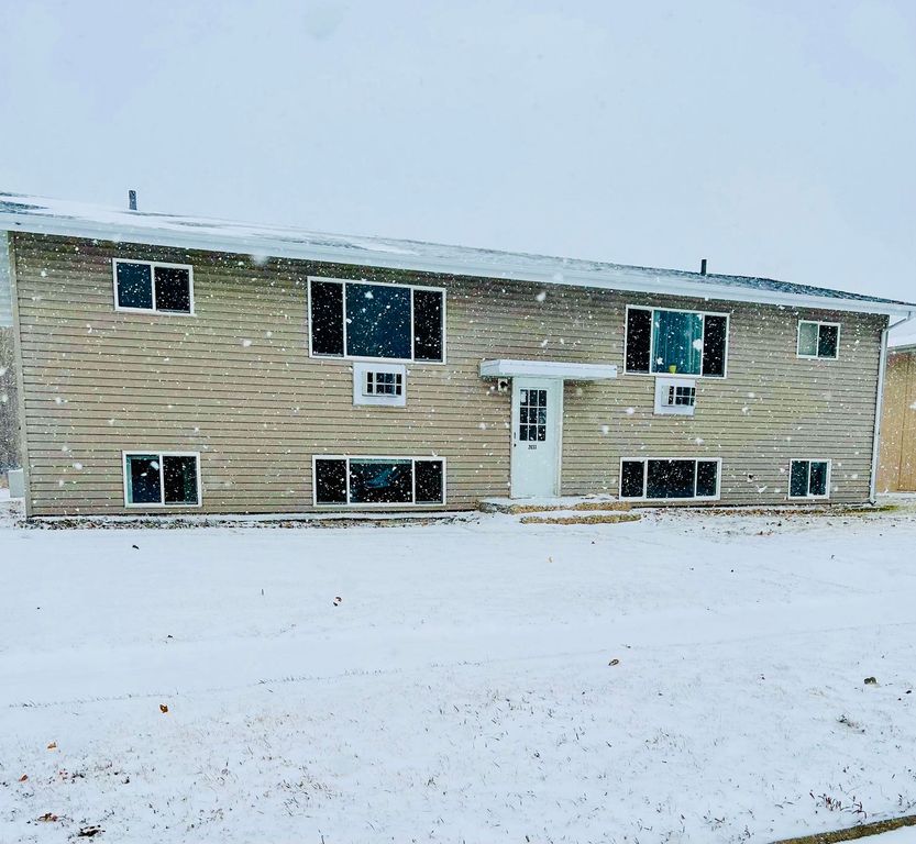2033 5th St   NW #2, Minot, ND 58703
