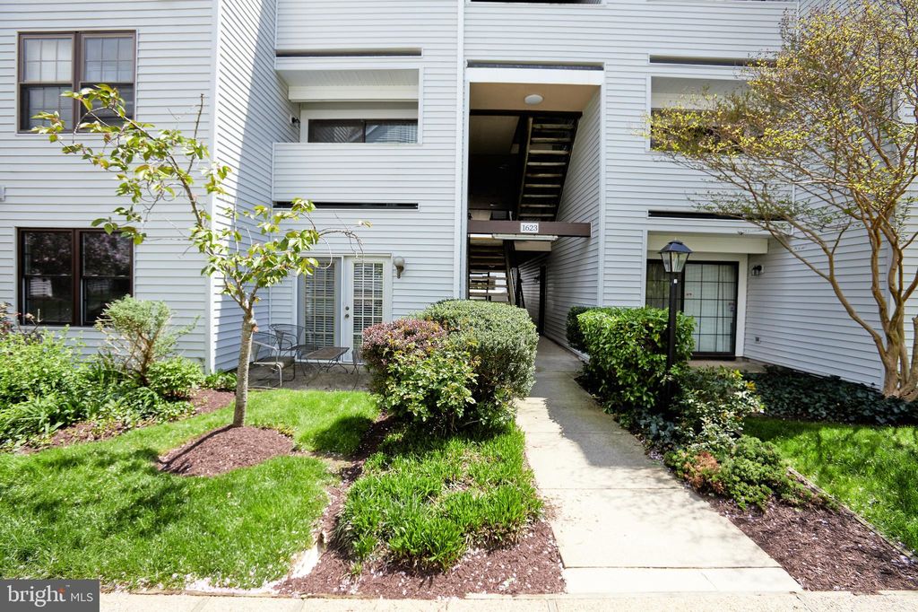 1623 Carriage House Ter #A, Silver Spring, MD 20904