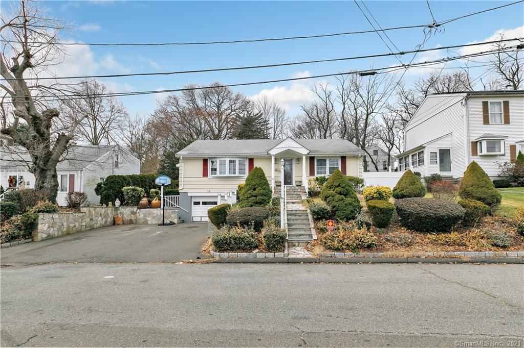 31 Frederick St, Stratford, CT 06614