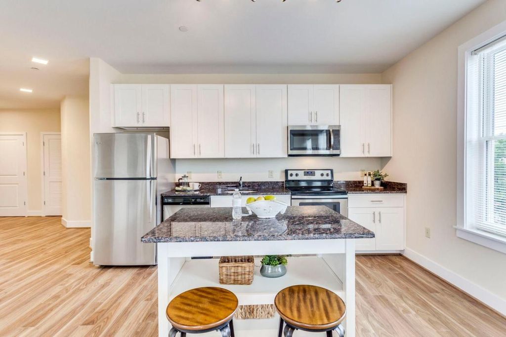 706 N Washington St, Alexandria, VA 22314