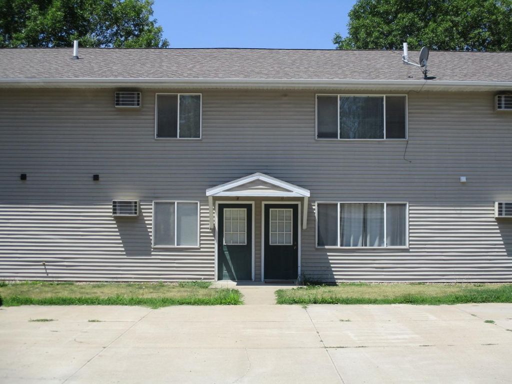 1302 S 11th St 12, Oskaloosa, IA 1 Bed, 1 Bath Apartment 17 Photos
