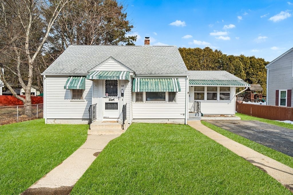 28 Millbury Ave, Millbury, MA 01527