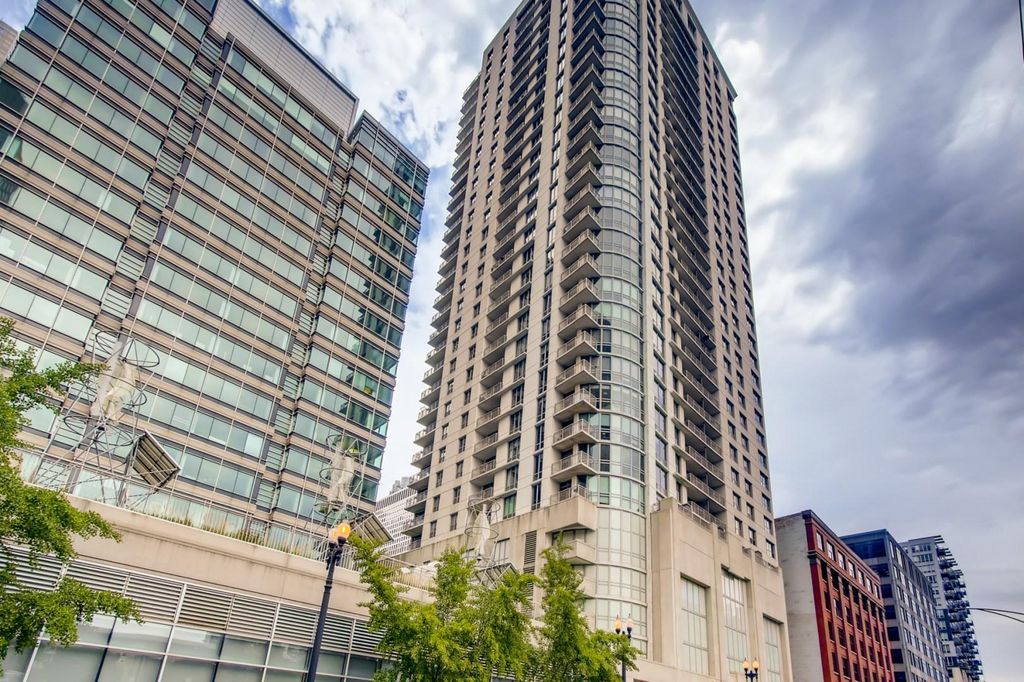125 S Jefferson St #804, Chicago, IL 60661