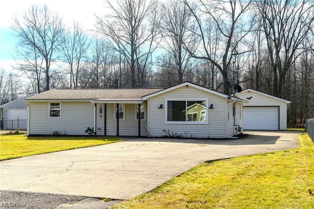 34017 Henwell Rd, Columbia Station, OH 44028
