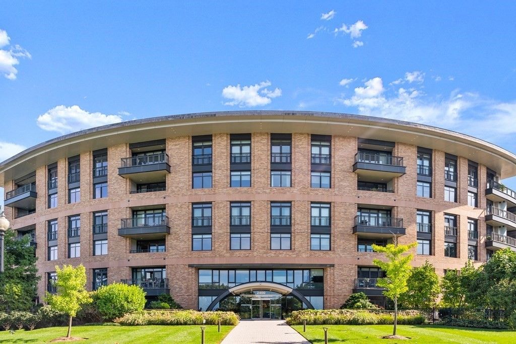 2400 Beacon St #315, Chestnut Hill, MA 02467