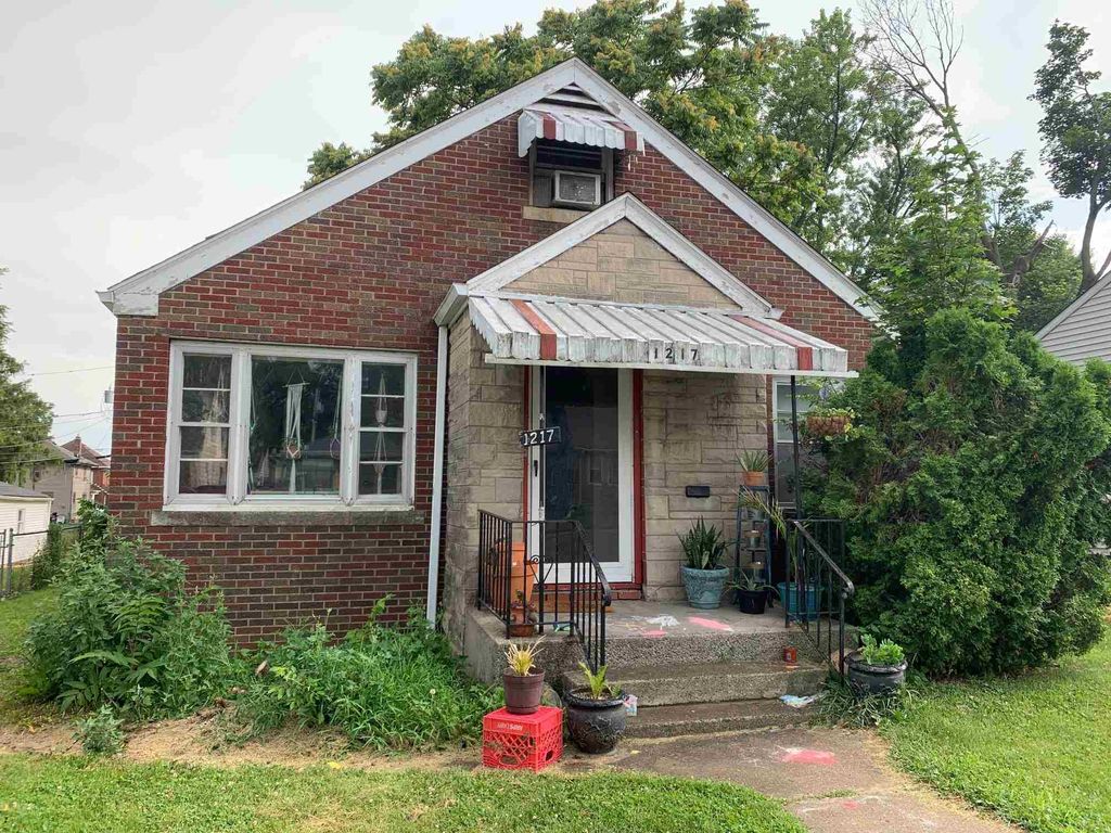 1217 3rd St, Fort Wayne, IN 46808