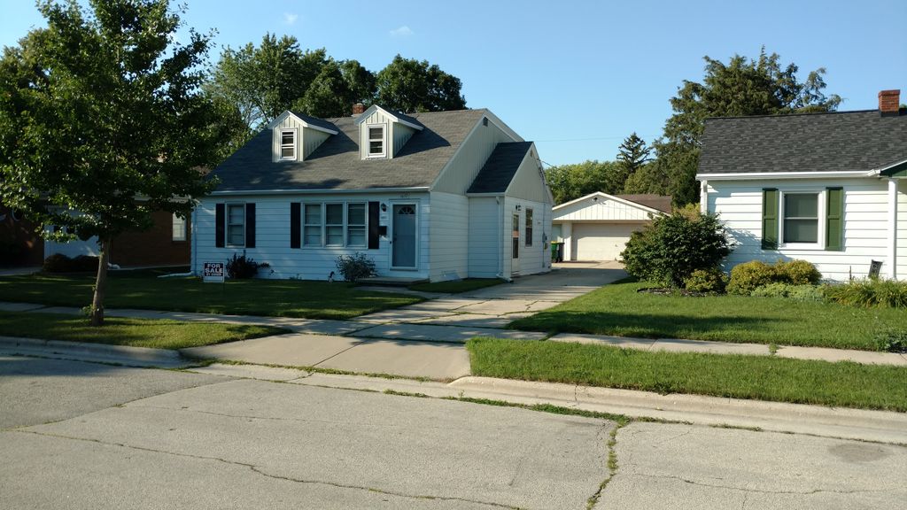1657 Chicago St, Green Bay, WI 54302