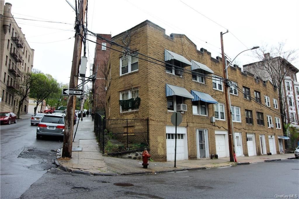 324 Woodworth Ave, Yonkers, NY 10701