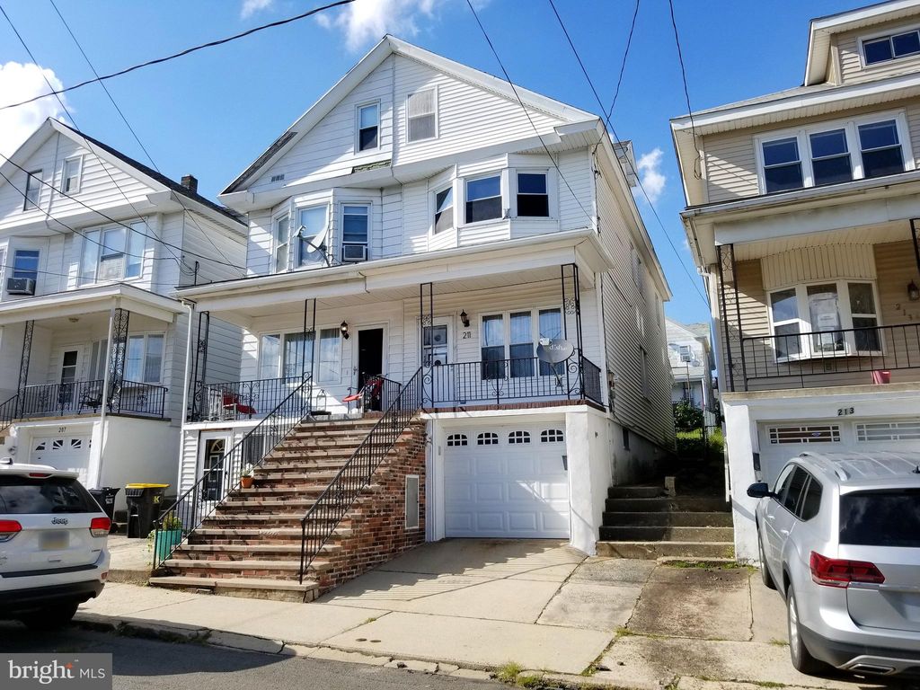 211 Indiana Ave, Shenandoah, PA 3 Bed, 1 Bath 33 Photos Trulia