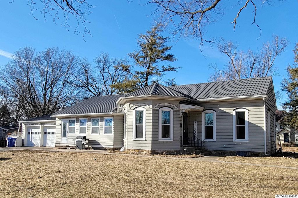 214 N Gaylord Ave, Nora Springs, IA 50458 Trulia