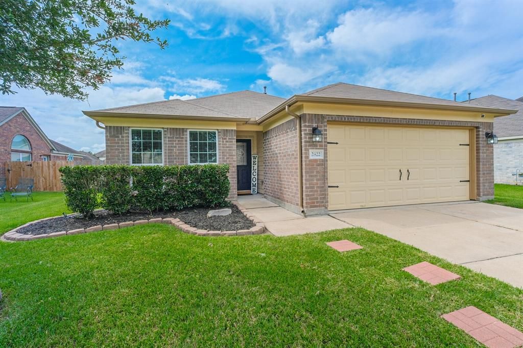 2822 Meadowbrook Ln, Rosenberg, TX 77471