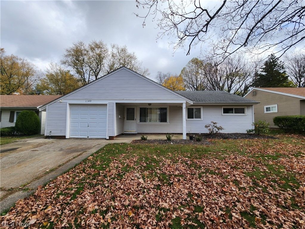 1149 Ranchland Dr, Mayfield Heights, OH 44124