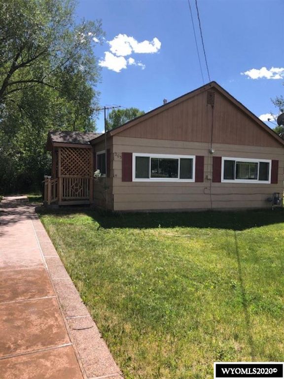 205 Center St, Mountain View, WY 82939