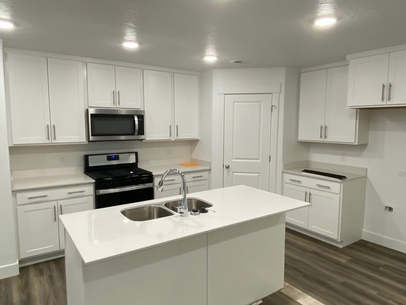 1879 W 1145 N, Farmington, UT 84025