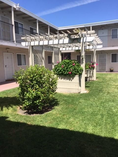 2494 Grove Way #46, Castro Valley, CA 94546