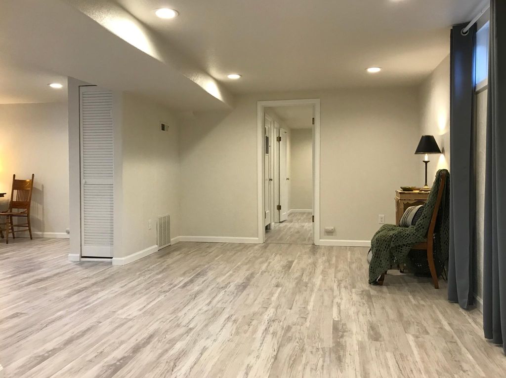 930 1/2 N Institute St, Colorado Springs, CO 80903