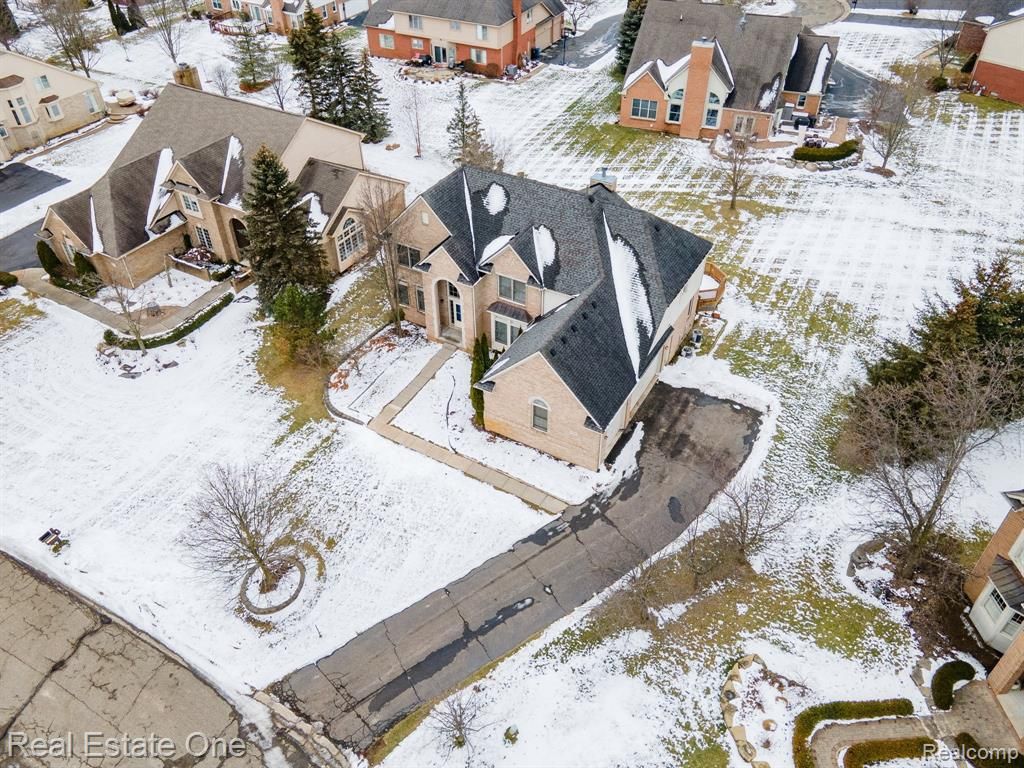 4500 Ascot Ct, Rochester, MI 48306