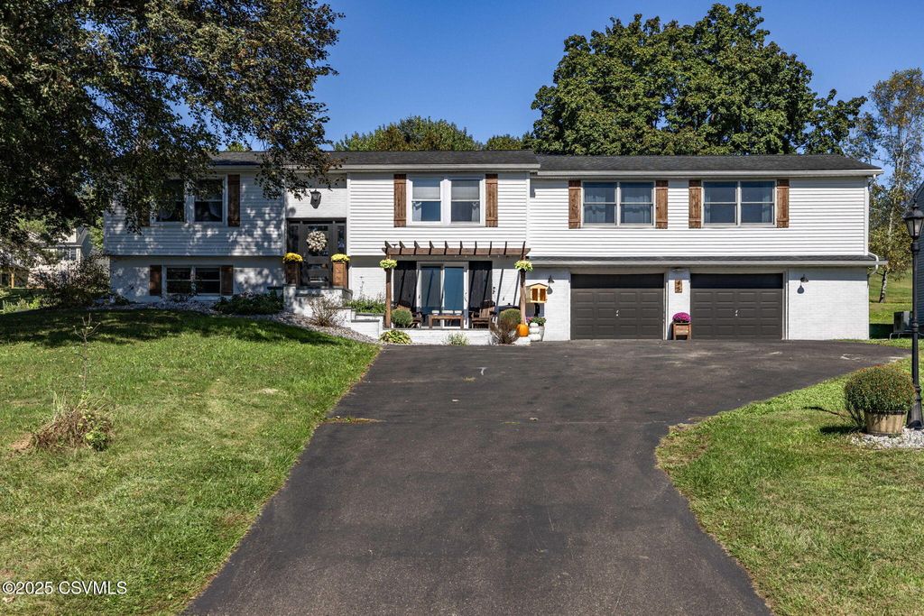 45 Amron Dr, Bloomsburg, PA 17815