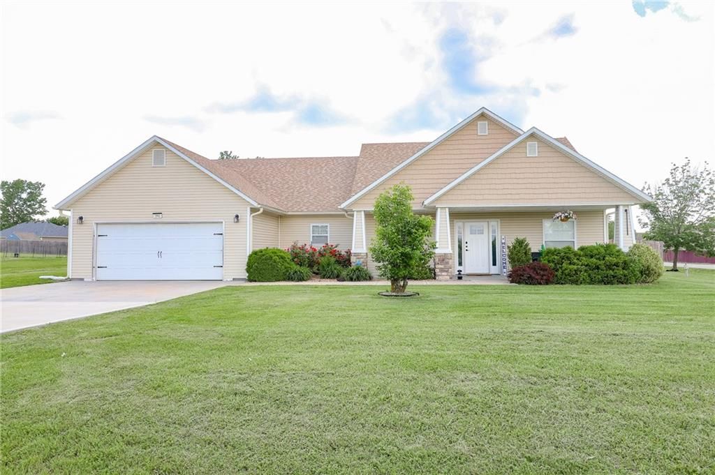 392 SE 981st, Knob Noster, MO 65336
