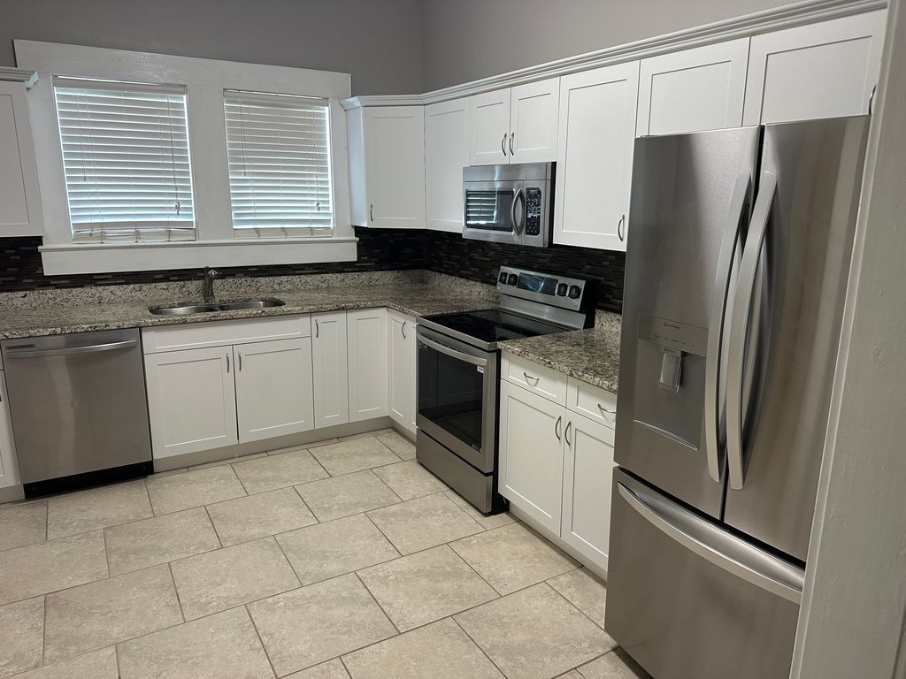 2922 N  16th St, Tampa, FL 33605
