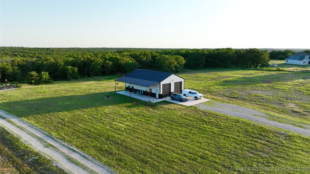 557 High Point Ln, Skiatook, OK 74070