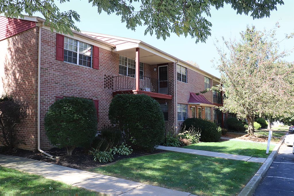 1166 S Cedar Crest Blvd, Allentown, PA 18103