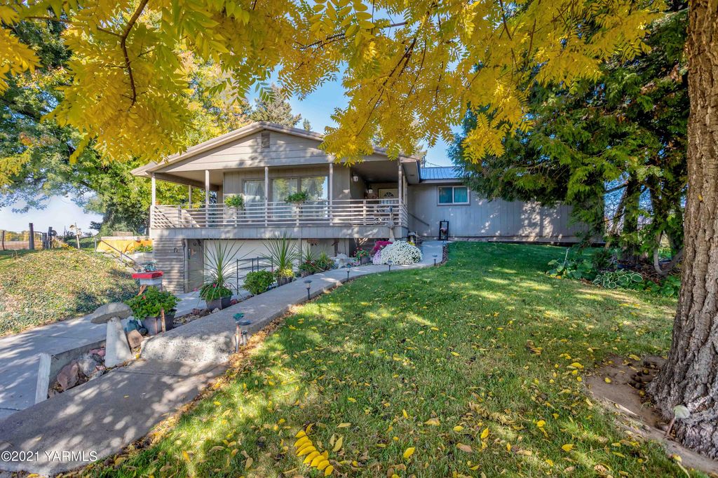800 Blaine Rd, Granger, WA 98932