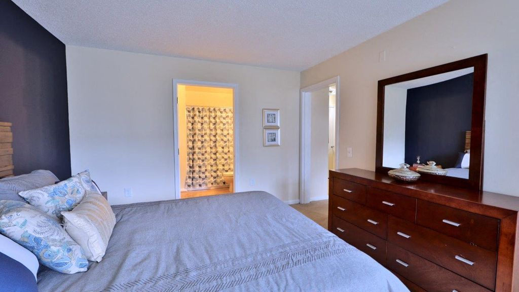 2420 Bibury Ln, Windsor Mill, MD 21244