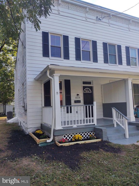 608 Montgomery St, Laurel, MD 20707