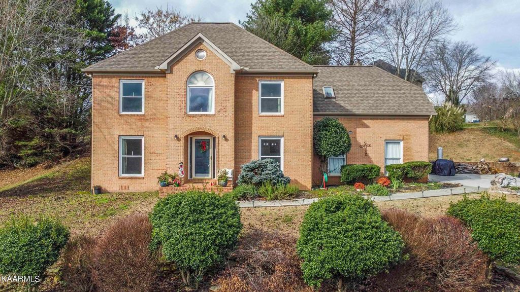 9213 Water Hill Dr, Knoxville, TN 37922