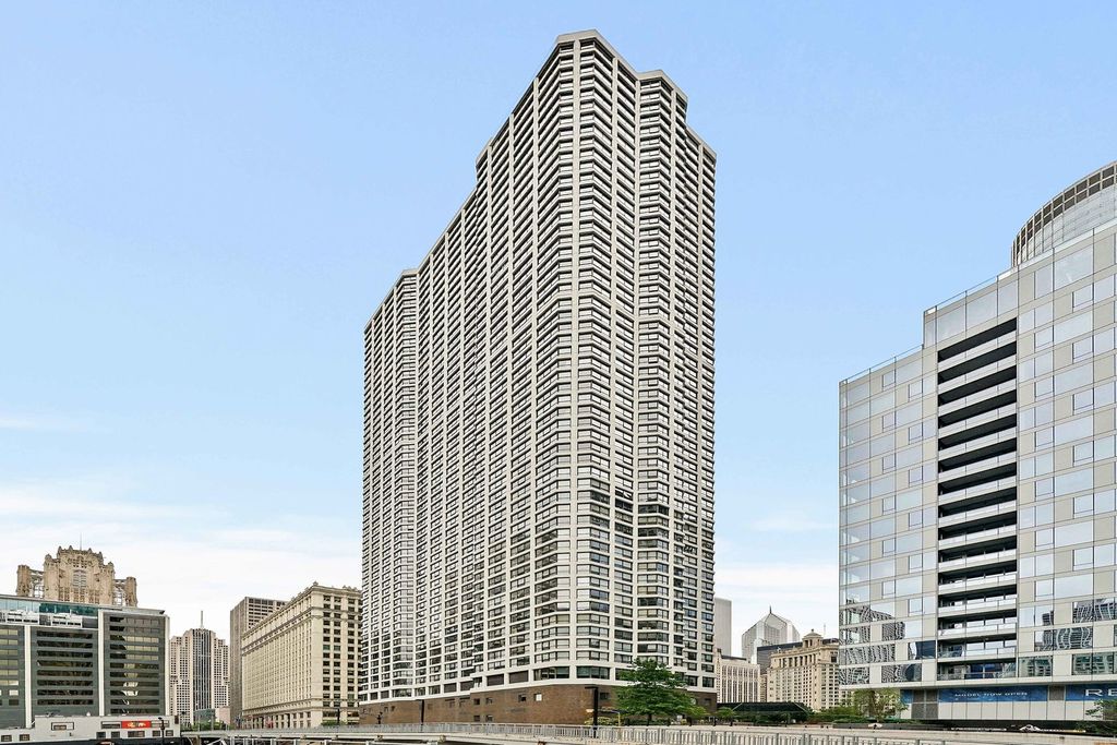 405 N Wabash Ave #3703, Chicago, IL 60611