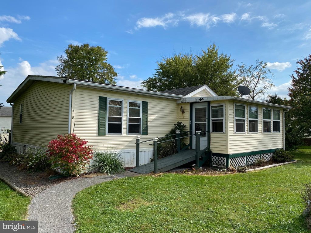 218 Knollwood Ln, Reading, PA 19606