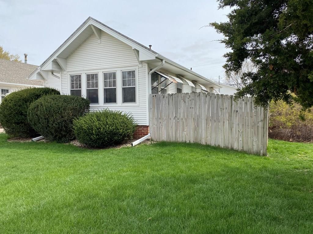 1935 Bateman St, Hastings, NE 68901