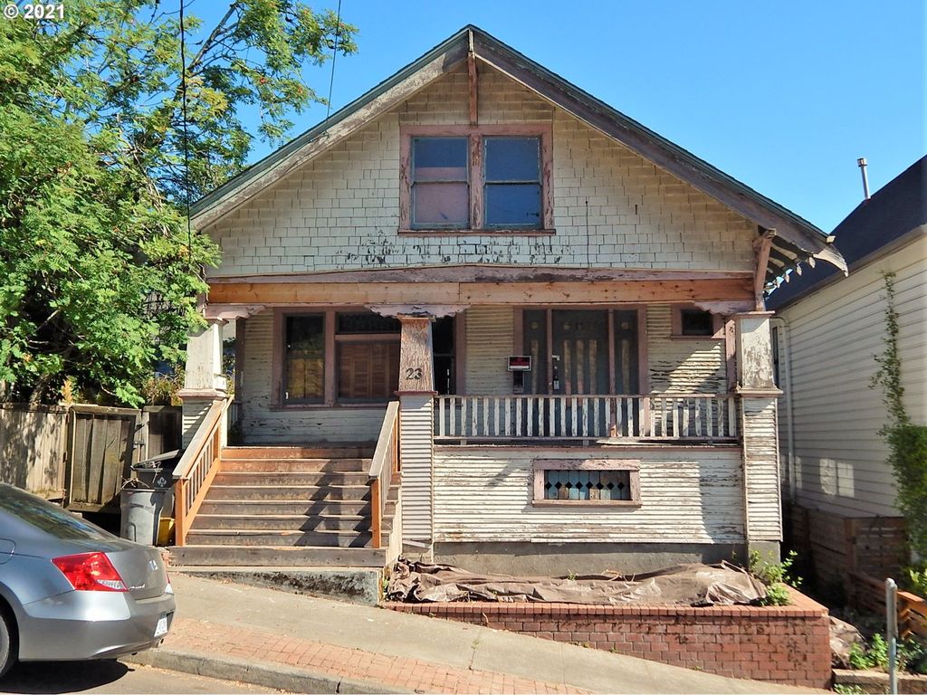 23 SW Pennoyer St, Portland, OR 97239