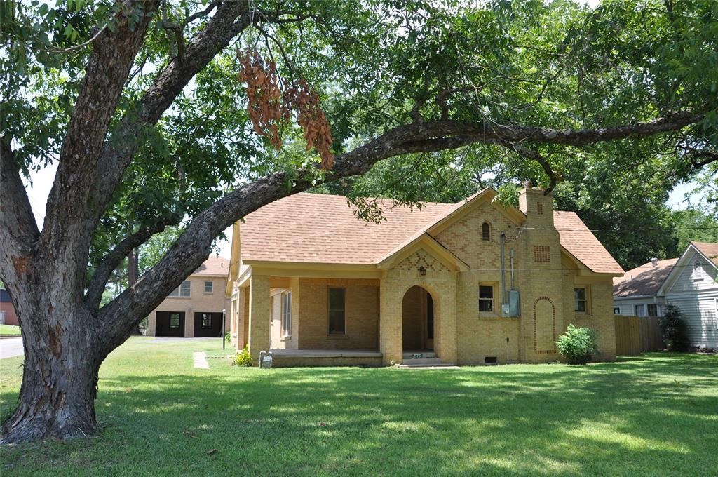 725 Davis St S, Sulphur Springs, TX 75482 3 Bed, 2 Bath SingleFamily Home MLS 14411363