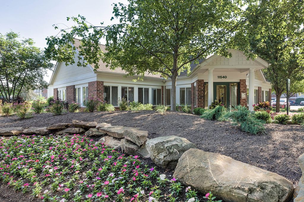 11540 Apache Dr, Cleveland, OH 44130