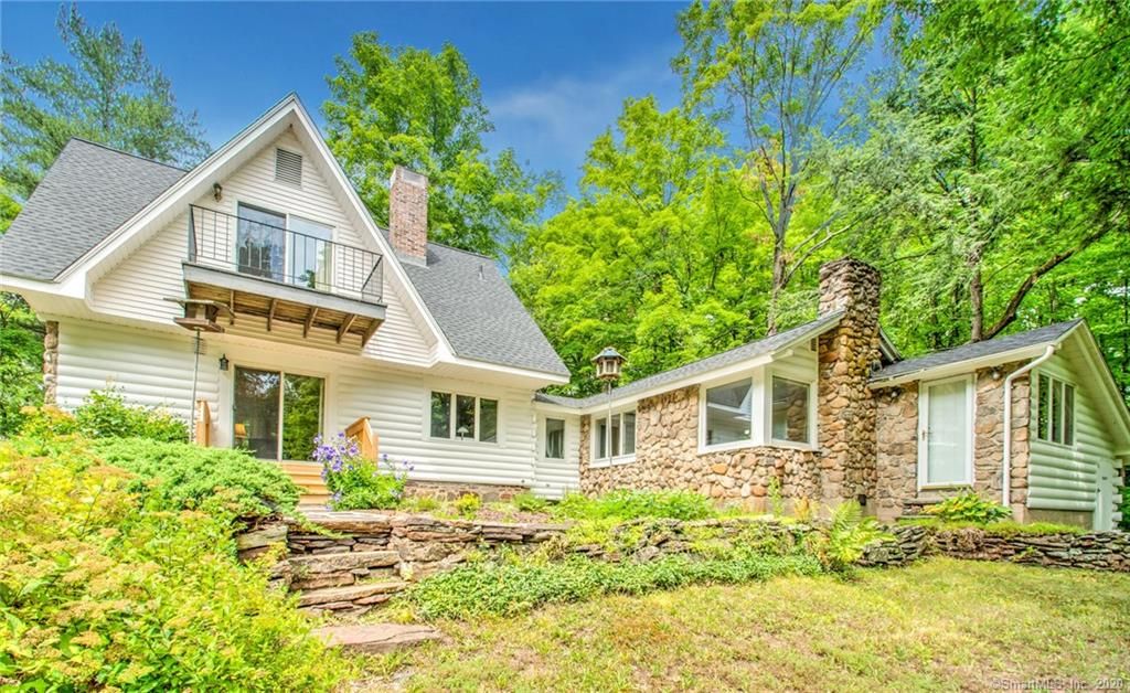 697 Cottage Grove Rd, Bloomfield, CT 3 Bed, 3 Bath SingleFamily Home