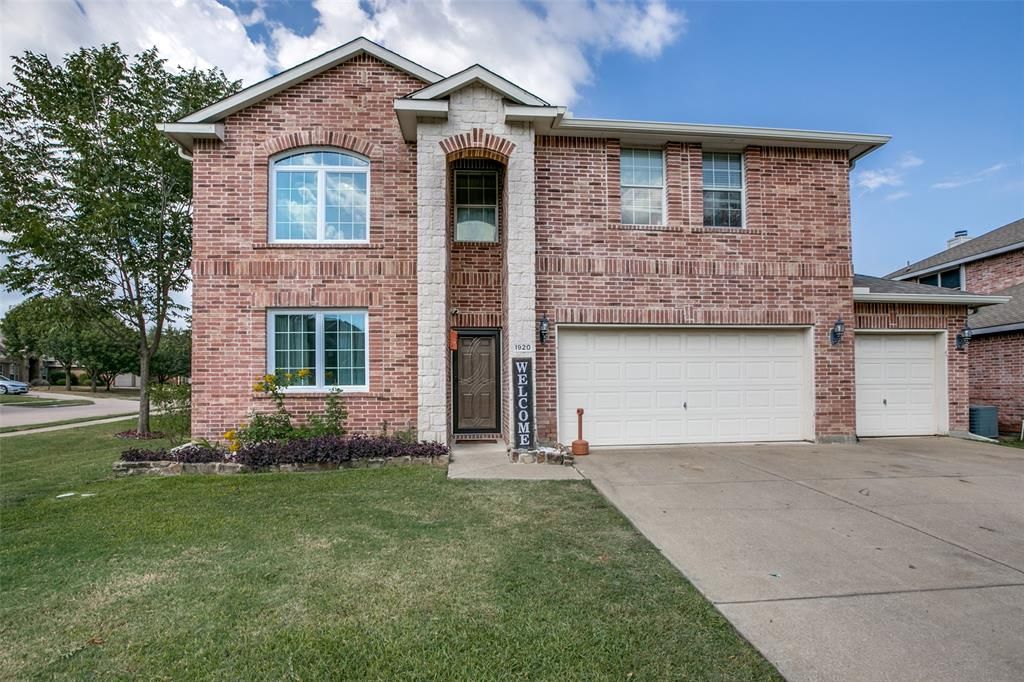 1920 Highmeadow St, Glenn Heights, TX 75154
