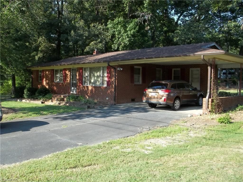 1261 Hasty School Rd, Thomasville, NC 27360 3 Bed, 1 Bath Single
